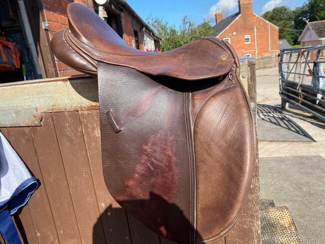 17inch brown English leather saddle, Rosie, Vielseitigkeitssattel (VS), Blunsdon St Andrew