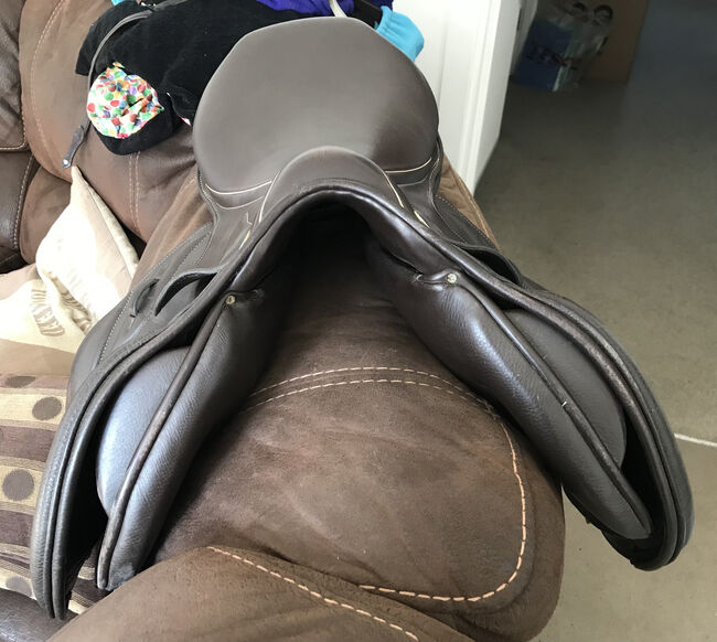 17inch brown Stubben Phoenix Elite jumping saddle 30cm tree, Stubben  Phoenix elite, Georgina Fielden , Jumping Saddle, Aylesbury, Image 4