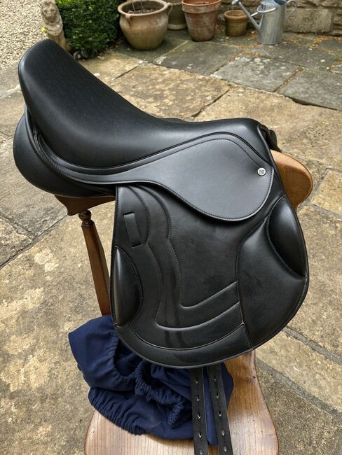 17inch Premier equine Bordeaux saddle, Premier equine  Synthetic monoflap Bordeaux cross country, Kadie Morris-Pearce, Siodła skokowe, Corsham, Image 6