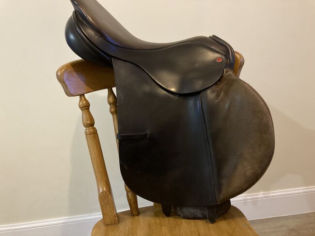 18” Albion jump saddle, Albion, su lewis, Springsattel, ashbourne 