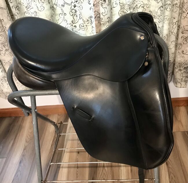 18” Detente Isis dressage, Detente Isis, Sarah, Dressage Saddle, Warren