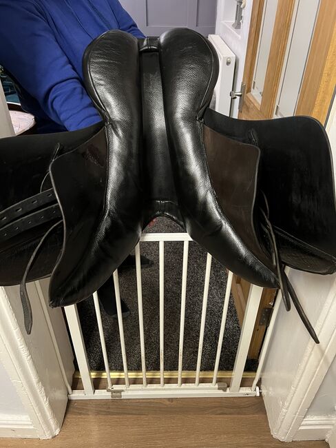 18” English Leather Med Jump Saddle, Walsall, Ashleigh, Springsattel, Llanfyllin
