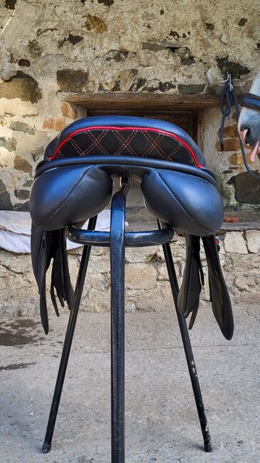 18" Ideal Impala Jump Saddle, Ideal Impala 1450, Louise Watt, Jumping Saddle, Musselburgh, Image 6