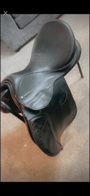 18 inch black ideal saddle, Ideal , Louise Gibbons, Vielseitigkeitssattel (VS), Loughborough, Abbildung 7
