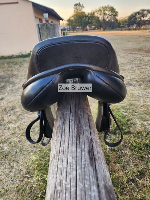 18" JC Saphir Plus Jumping Saddle, JC (Jorge Canvas) Saphir Plus, Zoe, Jumping Saddle, Pretoria North, Image 2