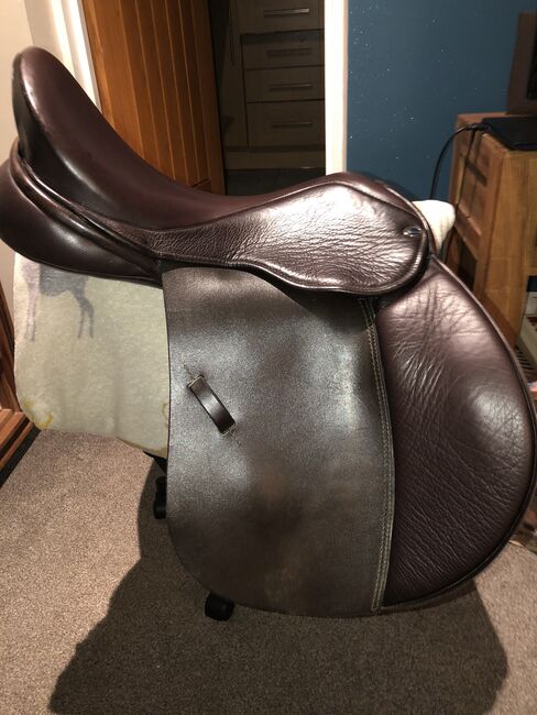 18” silhouette brown very wide saddle, Silhouette VSD , Samantha Leck , All Purpose Saddle, Gateshead, Image 11