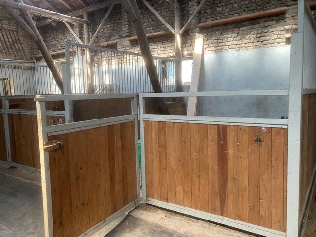 3 große Pferdeboxen zum Selbstabbau plus 3 tränken und weiteres Zubehör, Marke Eigenbau, Beatrix Held, Tack Room & Stable Supplies, Nörvenich