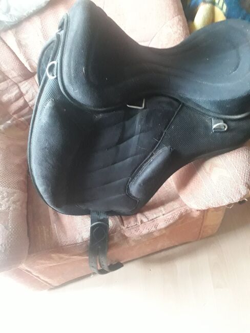 A&M Reitsport Baumloser Wanderreit Sattel Liberty Schwarz, Liberty Wanderreitsattel, Torben , Treeless Saddle, Lübeck