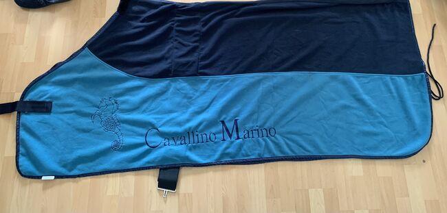 Abschwitzdecke Cavallino Marino, Cavallino Marino / HKM , A.W., Pferdedecken, Bad Homburg , Abbildung 2