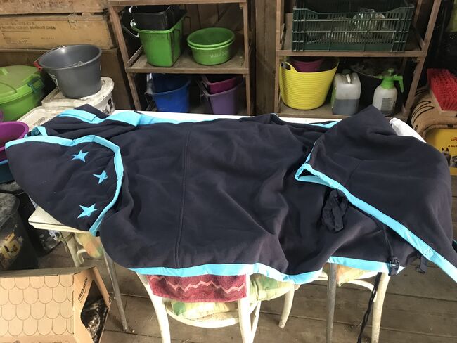 Abschwitzdecke mit Halsteil, Petra Schaffner , Pferdedecken, Mintraching 