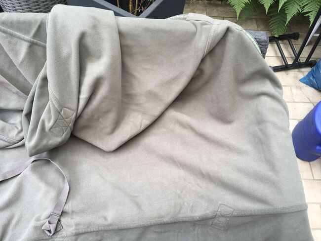 Apfelgrüne Abschitzdecke mit Kreuzbegurtung, Kavalkade , Natalie Winkler, Horse Blankets, Sheets & Coolers, Bensheim, Image 7