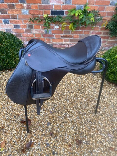 Albion GP Horse Saddle - 17 inch - Brown Leather, Albion, Fiona Barratt, All Purpose Saddle, Hungerford