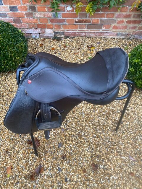 Albion GP Horse Saddle - 17 inch - Brown Leather, Albion, Fiona Barratt, All Purpose Saddle, Hungerford, Image 2