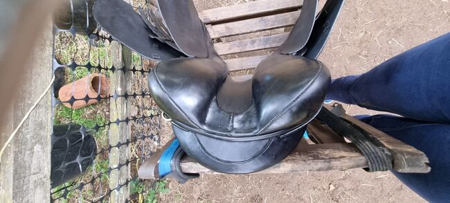 Albion Legend 17.5" MW GP saddle, Albion Legend, Sam, All Purpose Saddle, Stevenage, Image 3