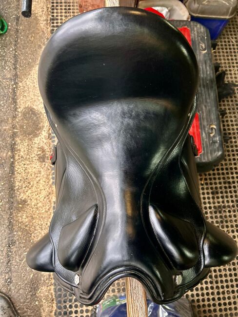 Albion Revelation Dressage Saddle for SALE, Albion Albion Revelation Dressage Saddle, Enrico Di Vico, Dressage Saddle, Cadorago, Image 9