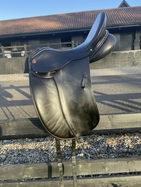 Albion SLK II Medium wide 17.5 dressage saddle, Albion SLK II, Alea Shaw, Siodła ujeżdżeniowe, Eye