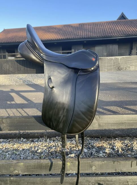 Albion SLK II Medium wide 17.5 dressage saddle, Albion SLK II, Alea Shaw, Dressage Saddle, Eye, Image 3