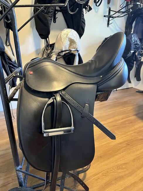 Albion Sattel schwarz, 17“, Albion  SLK, Miriam, Dressage Saddle, Düsseldorf , Image 2