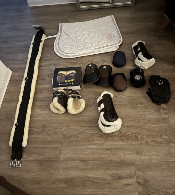 Wegen Aufgabe des Reitsports alles zu verkaufen! Preis VB, Animo, Kingsland,Zandona usw. Reitsportartikel, Sandra, Other, Berge