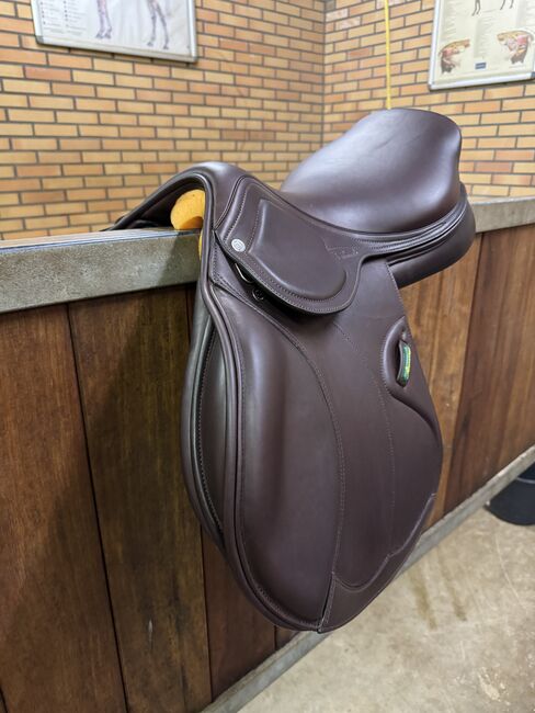 Amerigo DJ, 17,5 Inch Pinerolo, Amerigo DJ , Robin , Jumping Saddle, Hoogeveen, Image 2