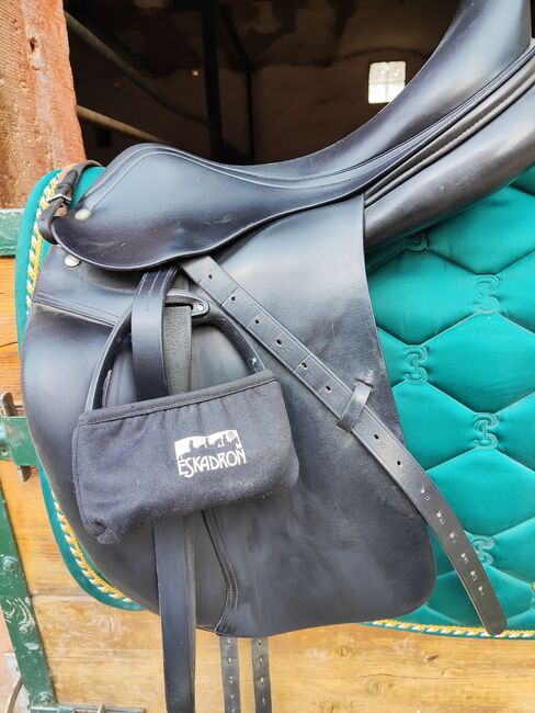 Amerigo Dressur La Belle 17.5, Amerigo La Belle, Stephanie Heinrich, Dressage Saddle, Neupotz, Image 2