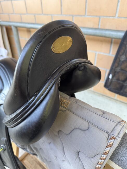 Amerigo Pinerolo Dressursattel 17 Zoll, Amerigo Pinerolo, Larissa, Dressage Saddle, Region Aarberg, Image 4