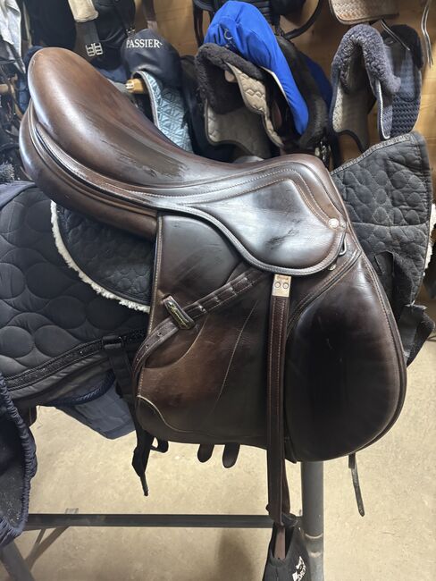 Springsattel Amerigo Vega 18 Zoll, Amerigo, Melanie , Jumping Saddle, Meckenbeuren 