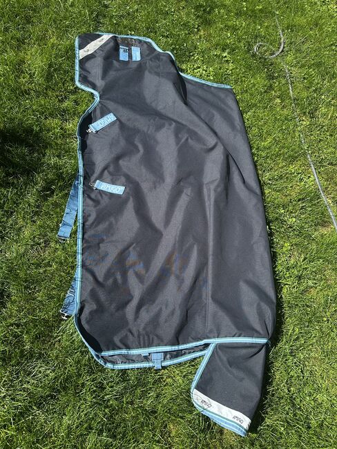 Amigo Bravo 12 Turnout 50 g / 140 cm, Horseware Amigo Amigo Bravo 12 Turnout , Marina L., Derki dla konia, Geisenfeld