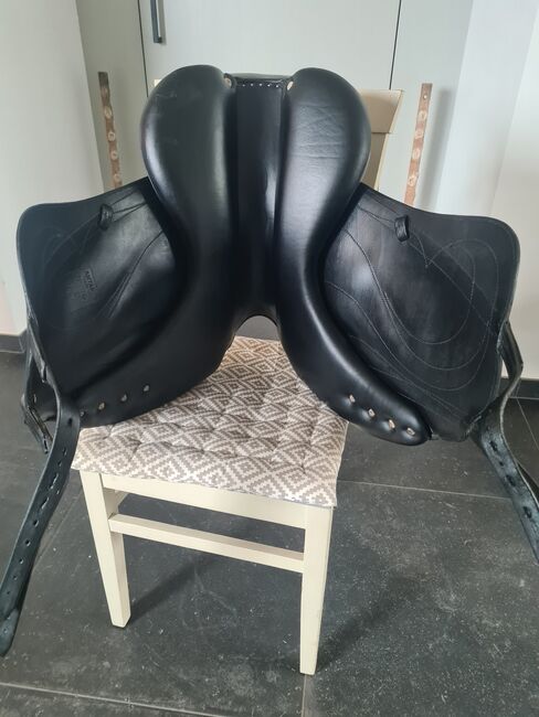 Antares Cadence 17,5 inch W, Antares  Cadence, Viki Huysmans, Dressage Saddle, Lommel, Image 5