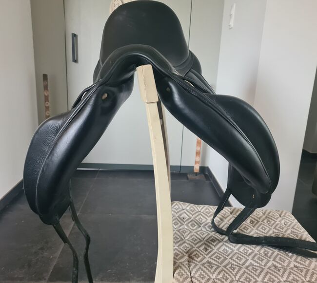 Antares Cadence 17,5 inch W, Antares  Cadence, Viki Huysmans, Dressage Saddle, Lommel, Image 4