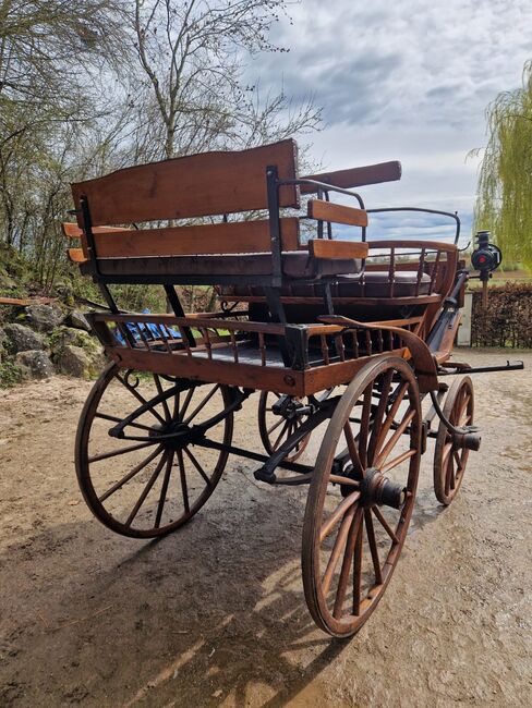 Antike historische Kutsche Linzer Wagen Holz Zweispänner, VE, Carriages, Ehingen