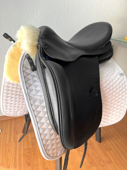 neuwertiger Dressursattel Stübben Virginia, Stübben Virginia, Helena , Dressage Saddle, Krefeld, Image 2