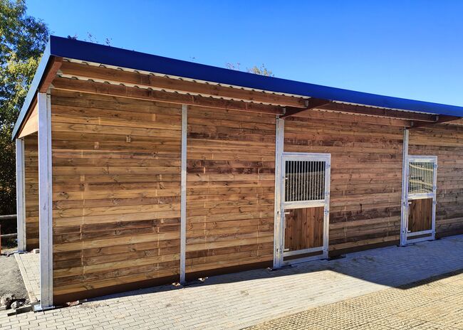 Außenstall kaufen | Pferdestall mit Paddock & Pferdeboxen, Aussenboxen Sp. z o.o (GmbH) PFERDESTALL - PFERDEBOXEN - STALLUNGEN, AUSSENBOXEN (AUSSENBOXEN Sp. z o.o.), Paddock-, Boxen- & Stallmatten, Wałcz