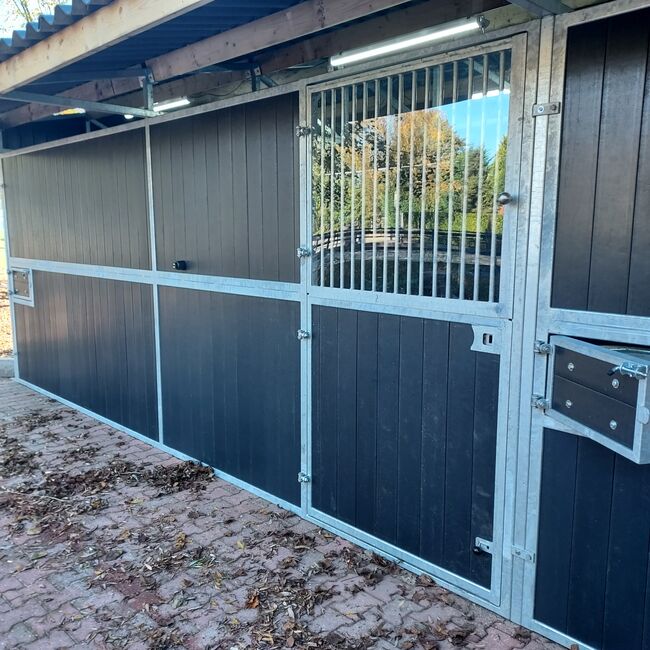 Außenstalle, NE Staalbouw, Paddock-, Boxen- & Stallmatten, Veendam, Abbildung 3
