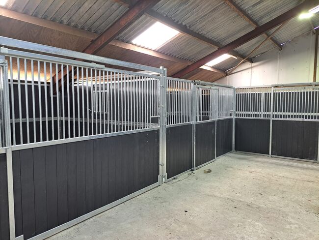 Außenstalle, NE Staalbouw, Paddock-, Boxen- & Stallmatten, Veendam, Abbildung 9