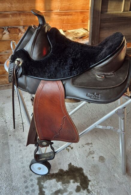 Barefoot Arizona Westernsattel, Barefoot  Arizona, Sarah, Baumloser Sattel, Speicher