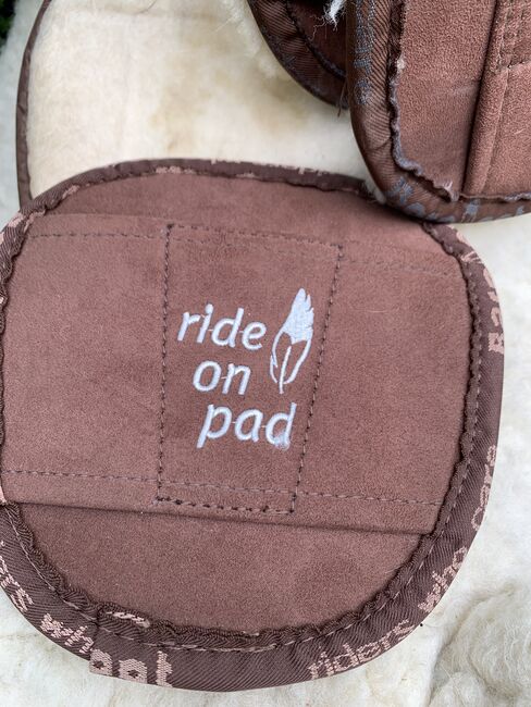 Barefoot “ride-on-pad” und Schaffellauflage mit Pauschen., Barefoot saddle Ride-on-pad, Ellen, Lambskin Pad, Mittenaar, Image 7