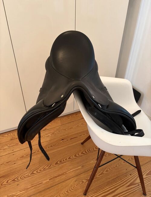 Bares Dressursattel schwarz, Bates, Frank Sturm, Dressage Saddle, Hamburg