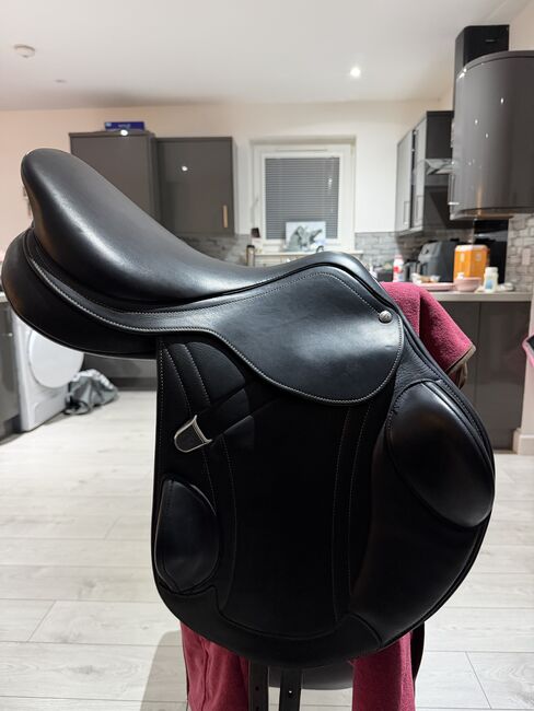 Bates advanta, Bates Advanta , Emily Smith, Springsattel, Falkirk