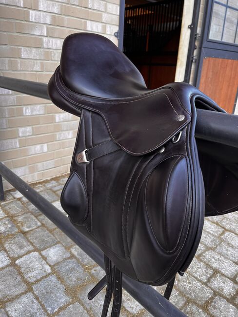 Bates Advanta Springsattel braun, Bates Advanta, Fabiana Mazza, Jumping Saddle, Brunnen