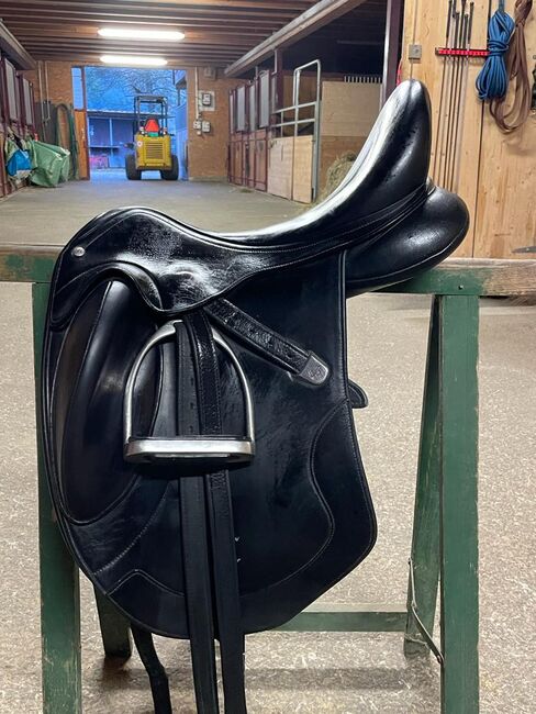 Bates Artiste 17-17.5", Bates Artiste, Sabine Meier, Dressage Saddle, Balsthal