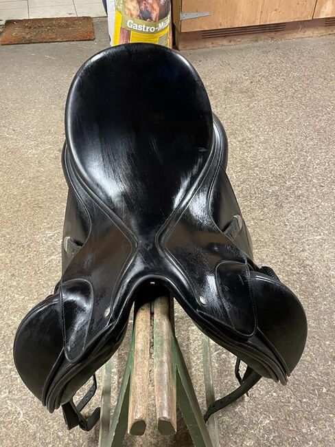 Bates Artiste 17-17.5", Bates Artiste, Sabine Meier, Dressage Saddle, Balsthal, Image 4