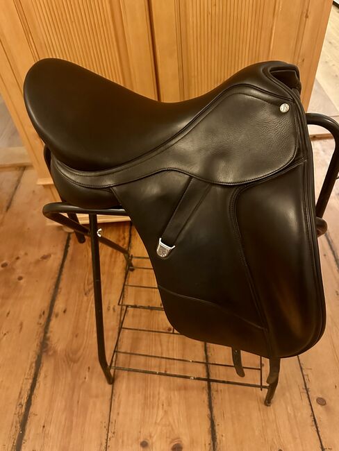 Bates Dressage Luxe Leather 18 Zoll, Bates Dressage, Eva Horten, Dressage Saddle, Erkerode, Image 3