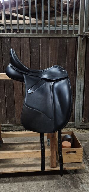 Bates Dressage Plus 17" 43cm schwarz, Bates Dressage Plus, Kiana, Dressage Saddle, Wolfsburg 