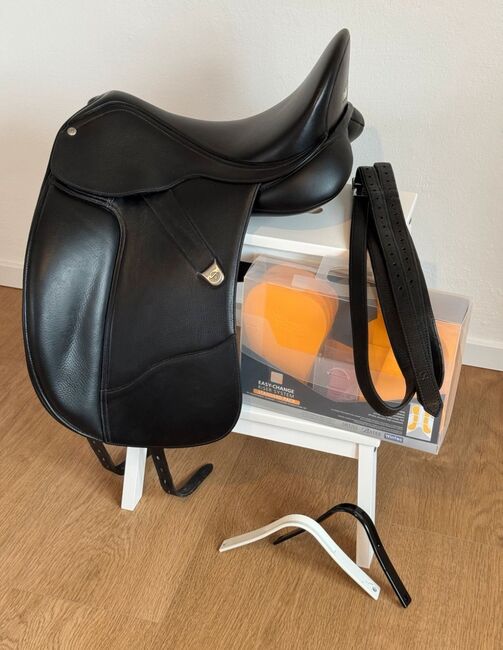 Bates Dressursattel Plus 17“ Luxe Leder + Zubehör - WIE NEU, Bates  Dressur, Bruns, Dressage Saddle, Wunstorf, Image 6