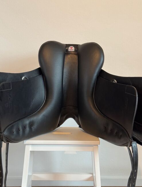 Bates Dressursattel Plus 17“ Luxe Leder + Zubehör - WIE NEU, Bates  Dressur, Bruns, Dressage Saddle, Wunstorf, Image 8