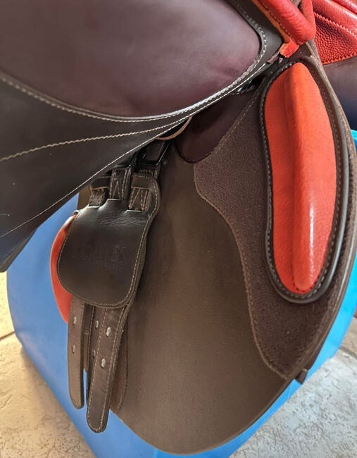 Bates Victrix Saddle, Bates  Victrix, Lizzie Blamire , Jumping Saddle, Carlisle, Image 3