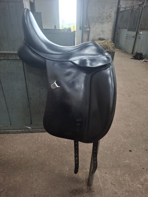 Bates Wide dressuurzadel, Bates  Wide, Saskia, Dressage Saddle, Zwijndrecht 