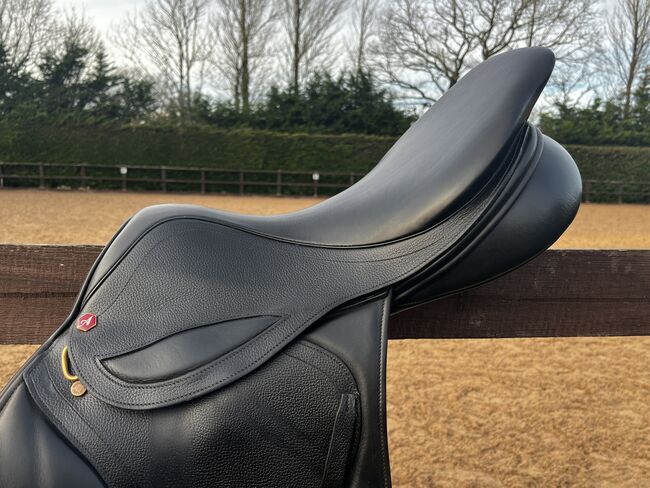 Beautiful Black Albion Jump / XC Monoflap Saddle, Albion Kontact Adjusta , KollieFox, Jumping Saddle, Cardiff, Image 8