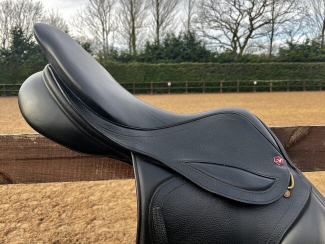 Beautiful Black Albion Jump / XC Monoflap Saddle, Albion Kontact Adjusta , KollieFox, Jumping Saddle, Cardiff, Image 6